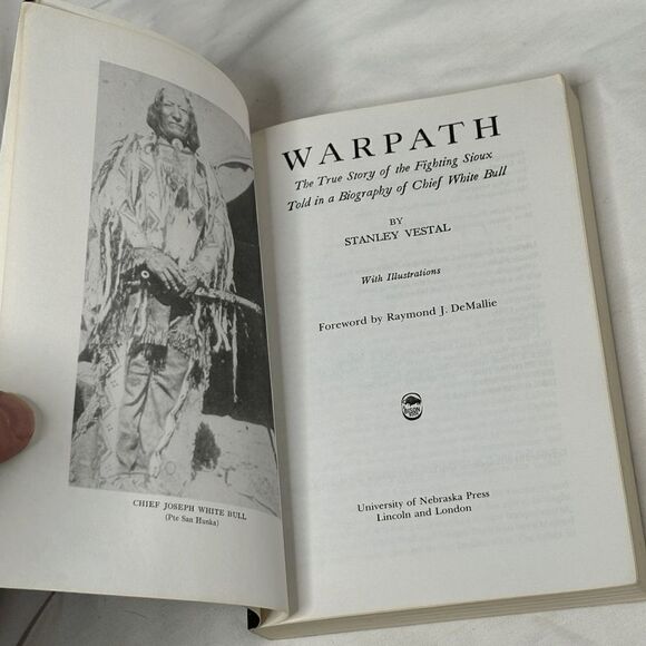 Warpath : The True Story of the Fighting Sioux by Stanley Vestal (1984) SC - Picture 5 of 6